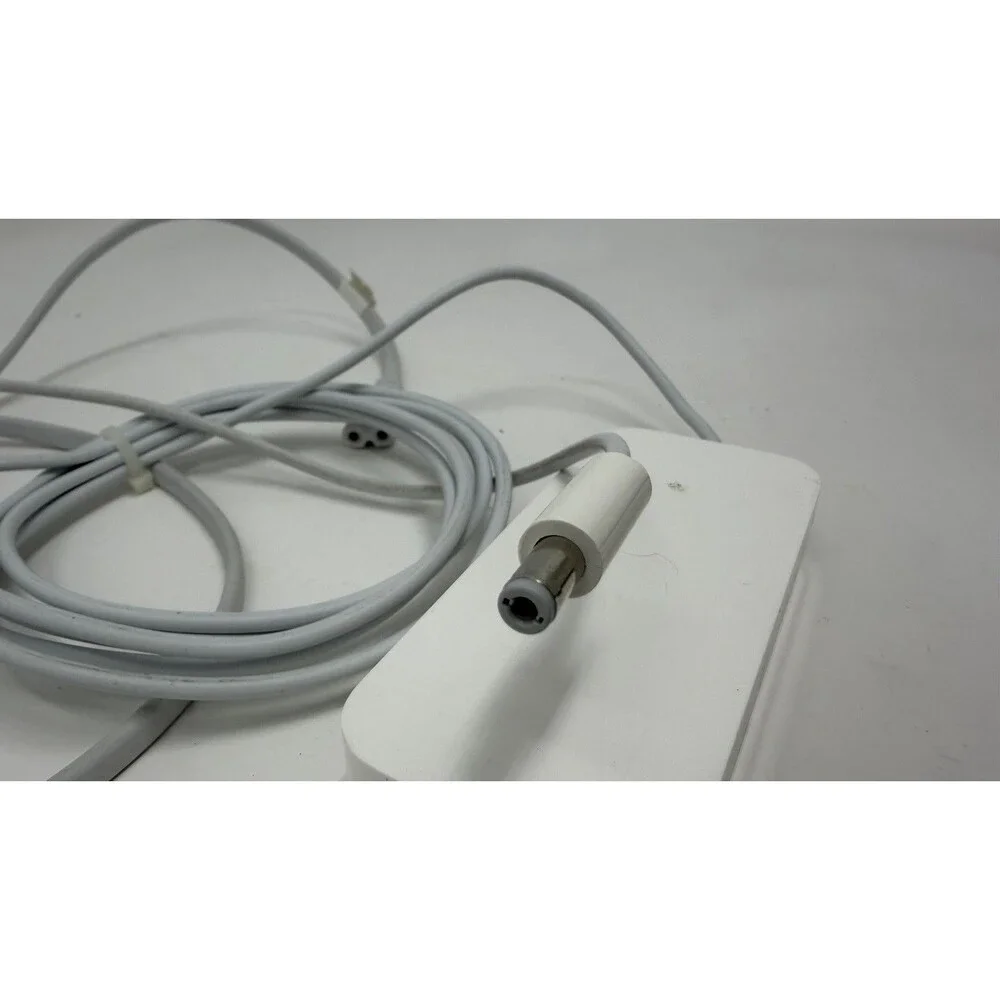 Apple Model A1202 Power Supply Input AC 100 -240V 50-60Hz 0.5A Output 12.V==1.8A